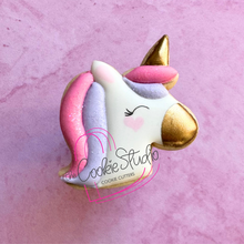 Cargar imagen en el visor de la galería, Cortador de Galleta Cara Unicornio
